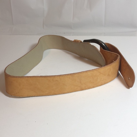 Details Leather Belt with Peg and Loop Closure - Picture 6 of 11